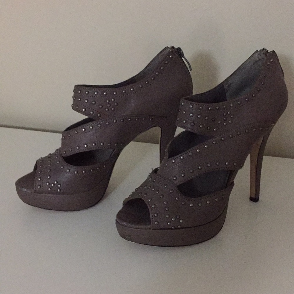 Vince Camuto size 9 heel